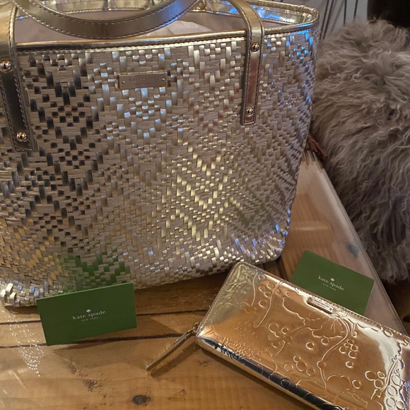 🎄Kate spade Weaved Tote w/ Matching Wallet - Picture 9 of 15